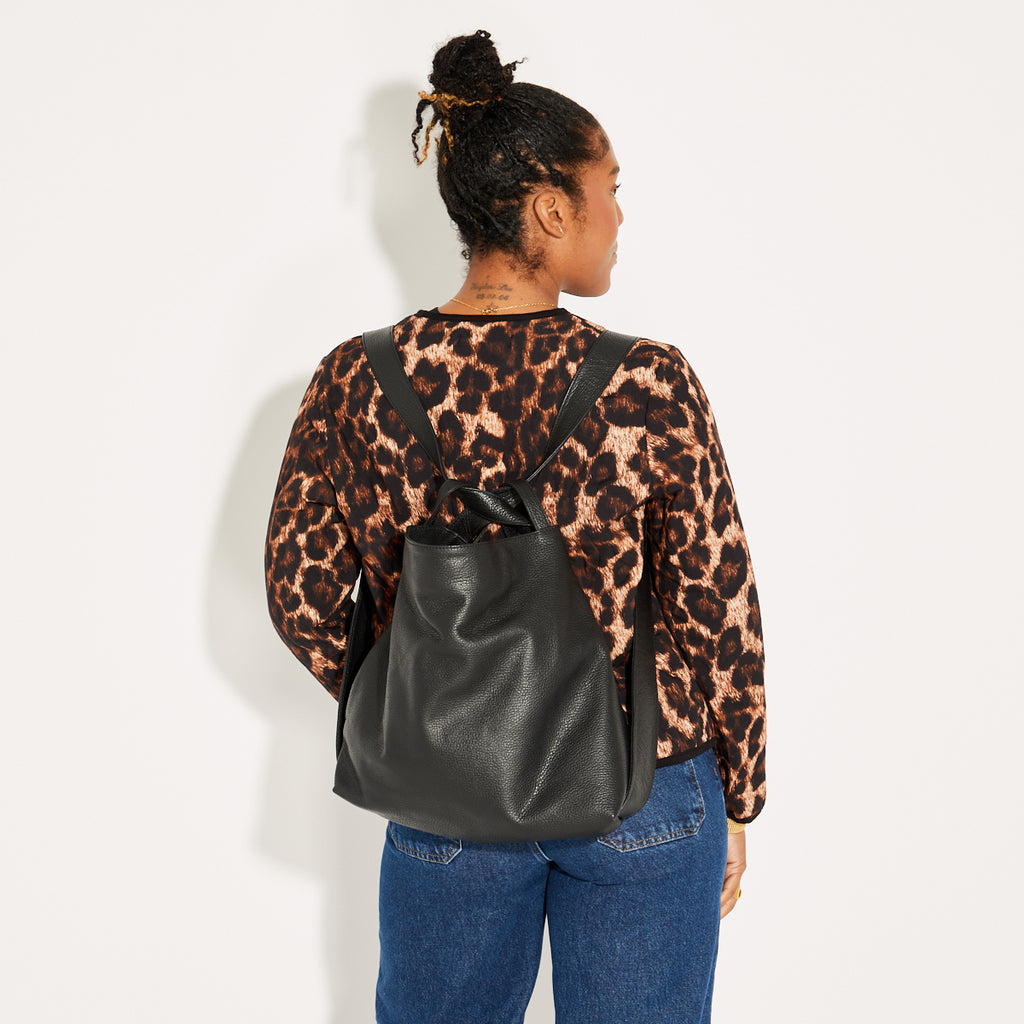 Black 2 in 1 bag backpack shot