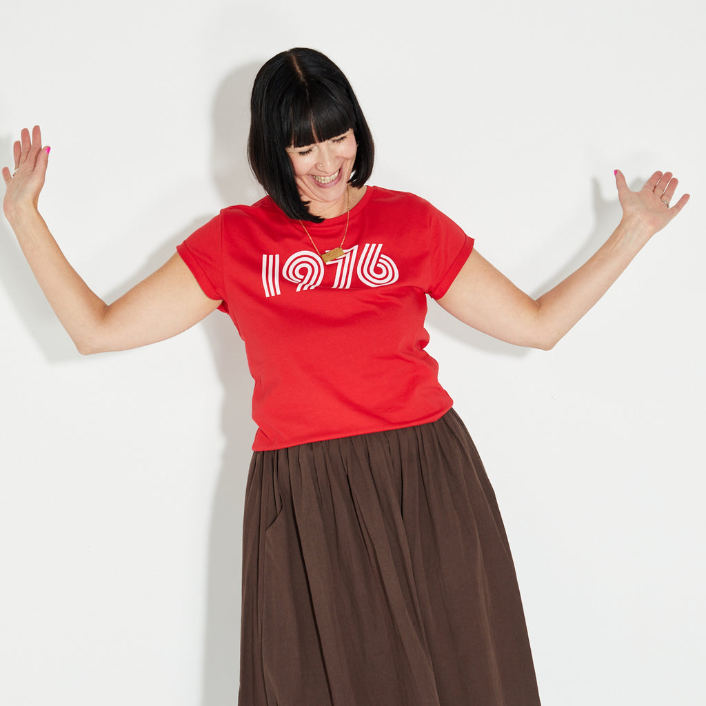 Womens 1976 red tshirt with pink print - Disko Kids
