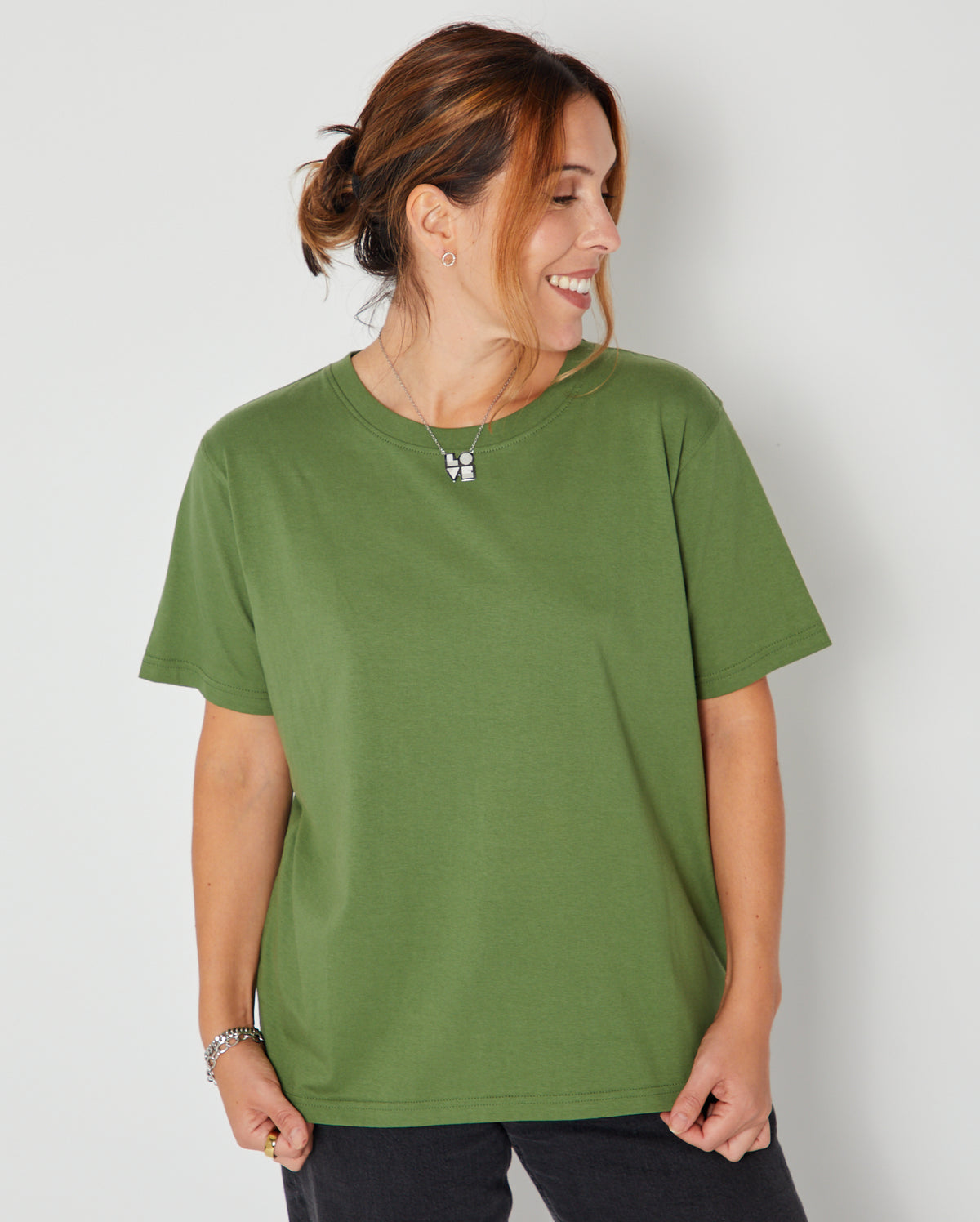Donna Tshirt Olive with LOVE pendant