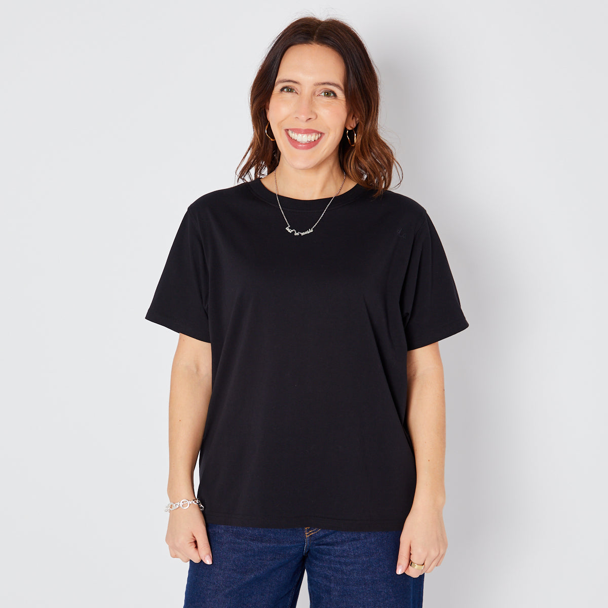 Classic Black Tshirt true fit basics Disko Kids Womenswear