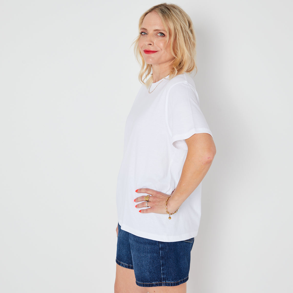 Classic White Tshirt true fit basics Disko Kids Womenswear