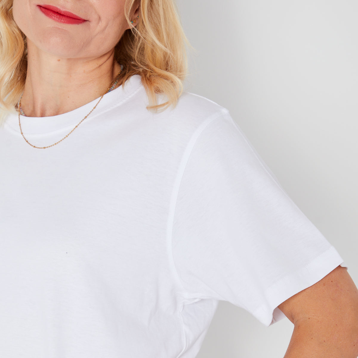 Classic White Tshirt true fit basics Disko Kids Womenswear