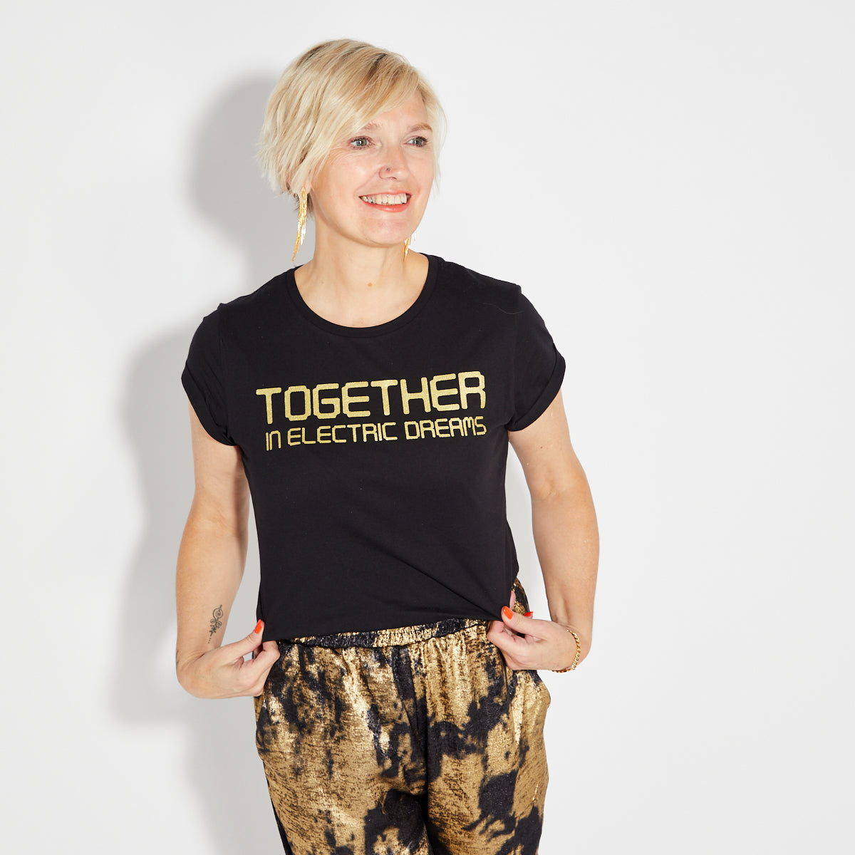 Electric Dreams womens tshirt black and gold - Disko Kids 