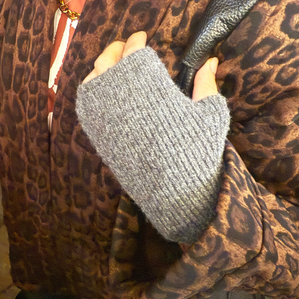 Grey Knitted wrist warmers - Disko Kids