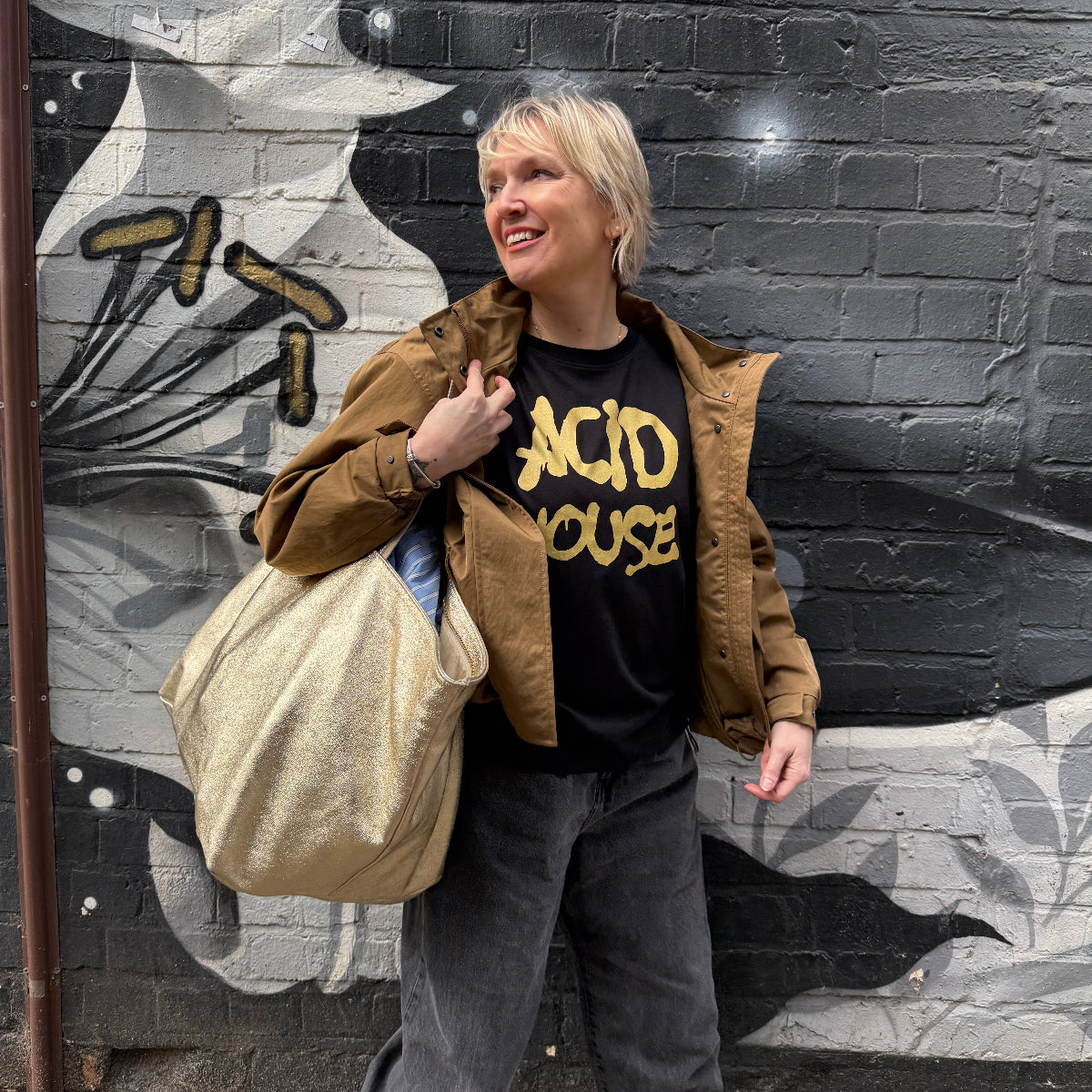 Black tshirt gold acid house graphic tshirt