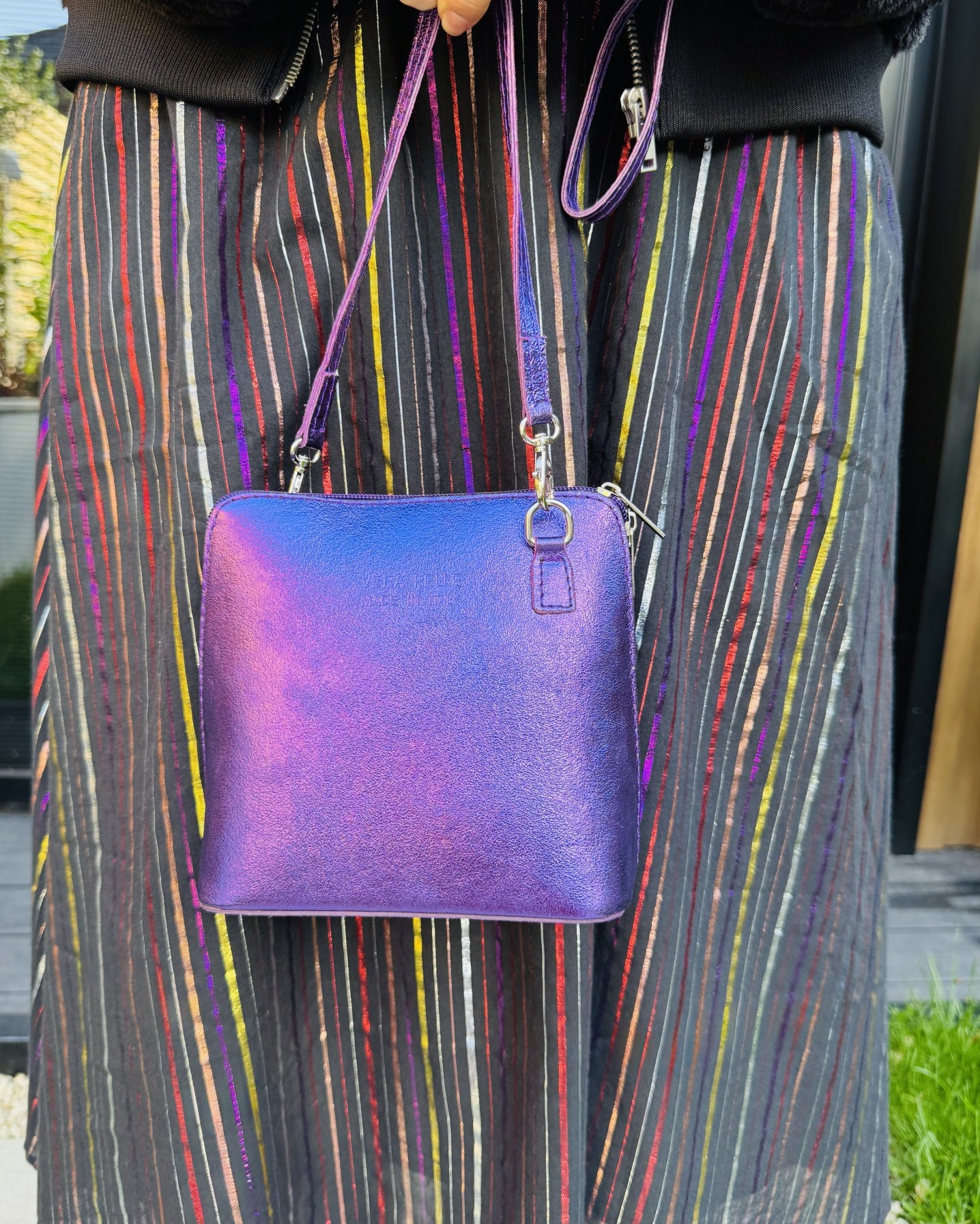 Metallic purple crossbody bag for parties close up