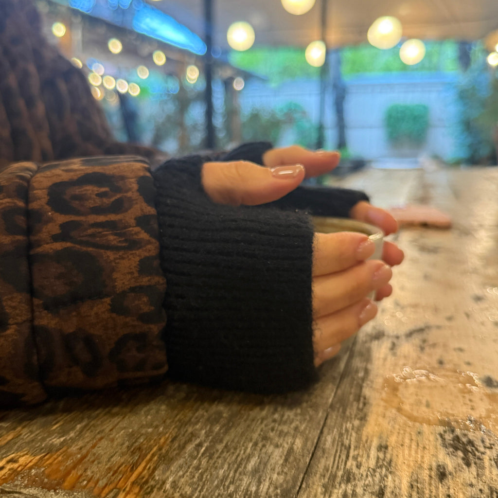 Black Knitted wrist warmers - Disko Kids