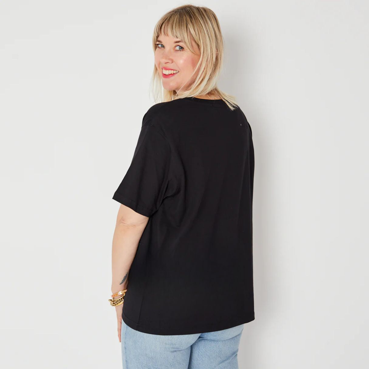 Classic Black Tshirt true fit basics Disko Kids Womenswear