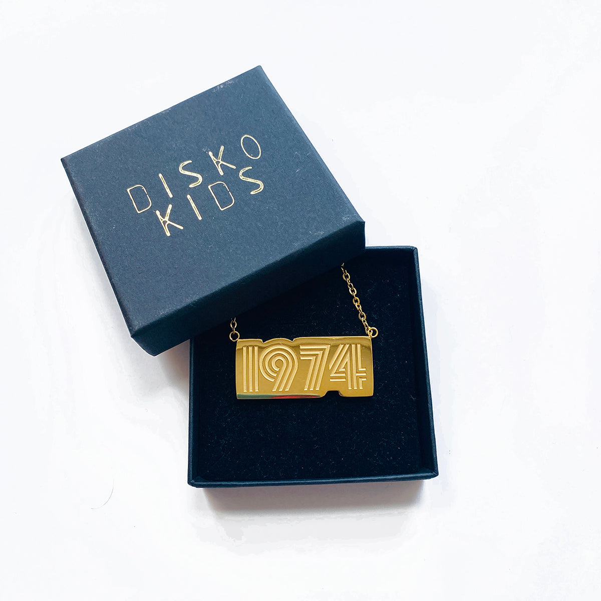 1974 gold pendant necklace - Disko Kids 